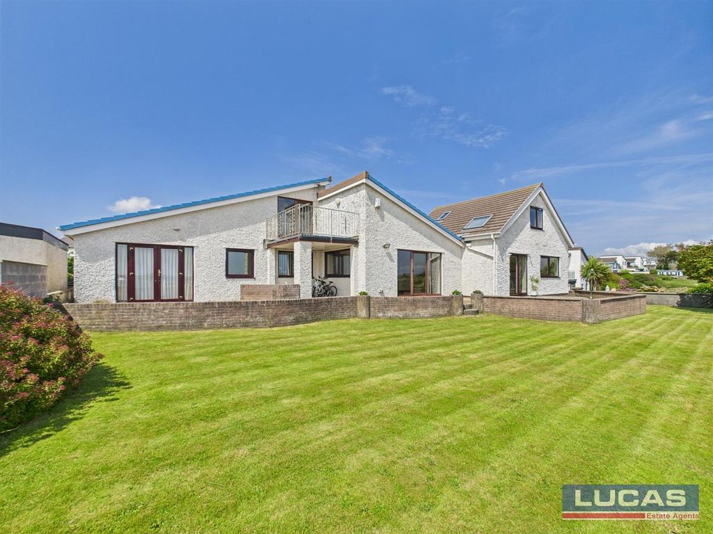 Property photo 1 of 33