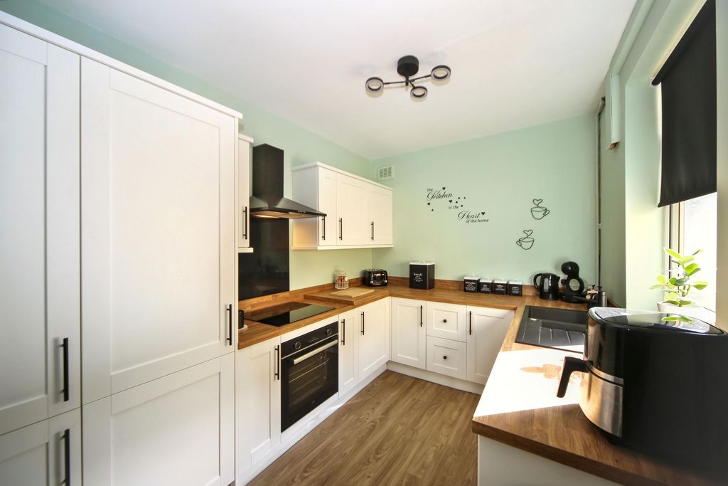 Property photo 3 of 24