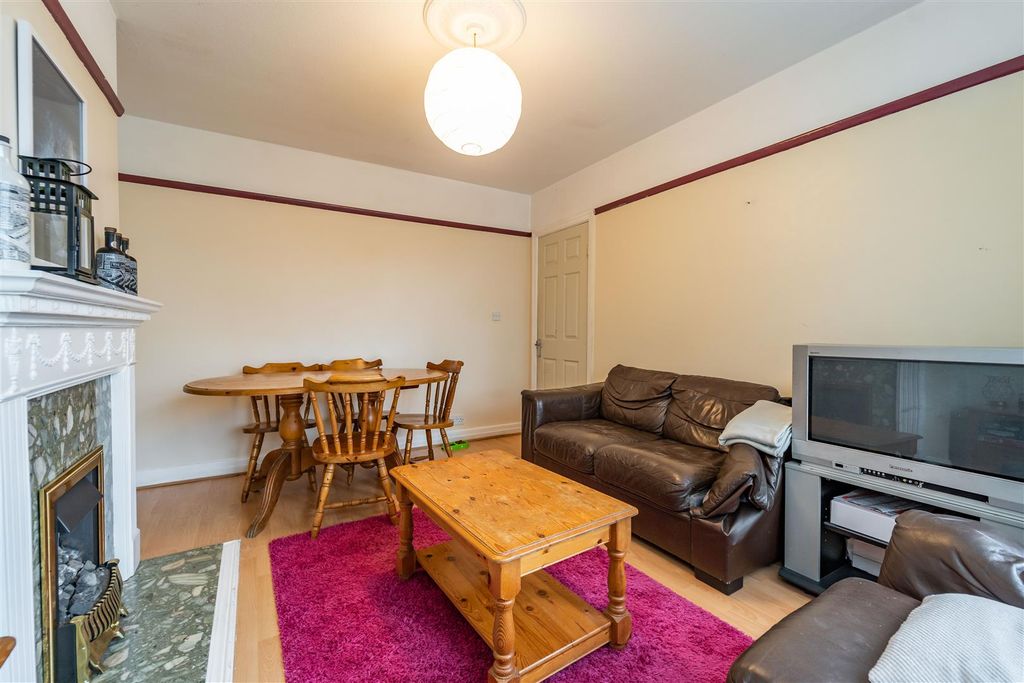 Property photo 2 of 20 Living Room