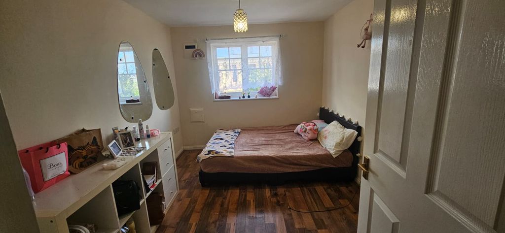 Property photo 2 of 6