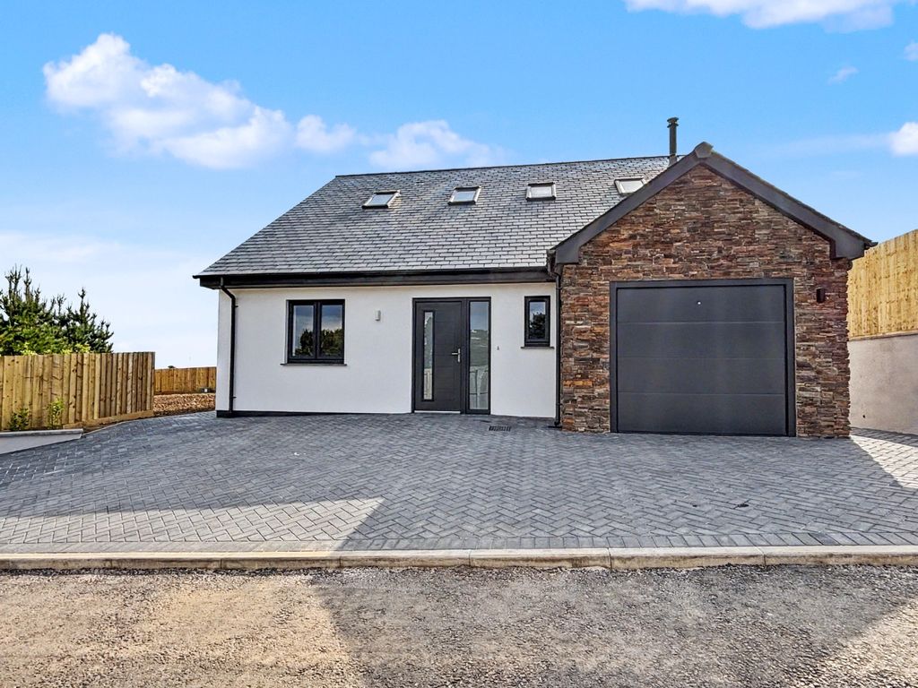 Property photo 2 of 25 5138393