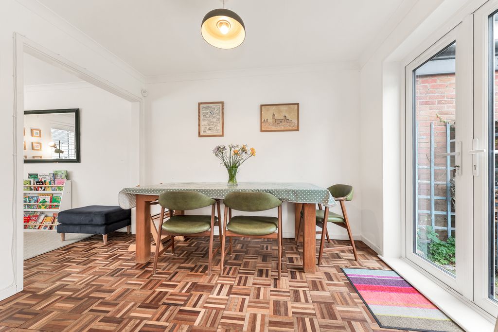 Property photo 3 of 14 Dining Area