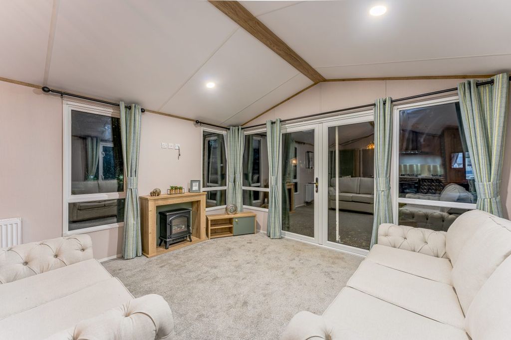 Property photo 1 of 4 Altlas Heritage 404.Jpg