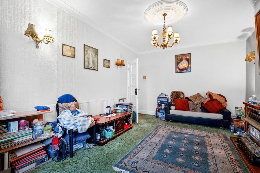 Property photo 3 of 20