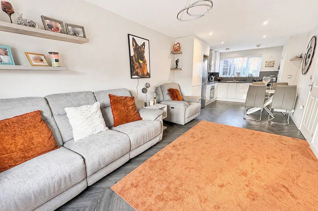 Property photo 3 of 10 5137622