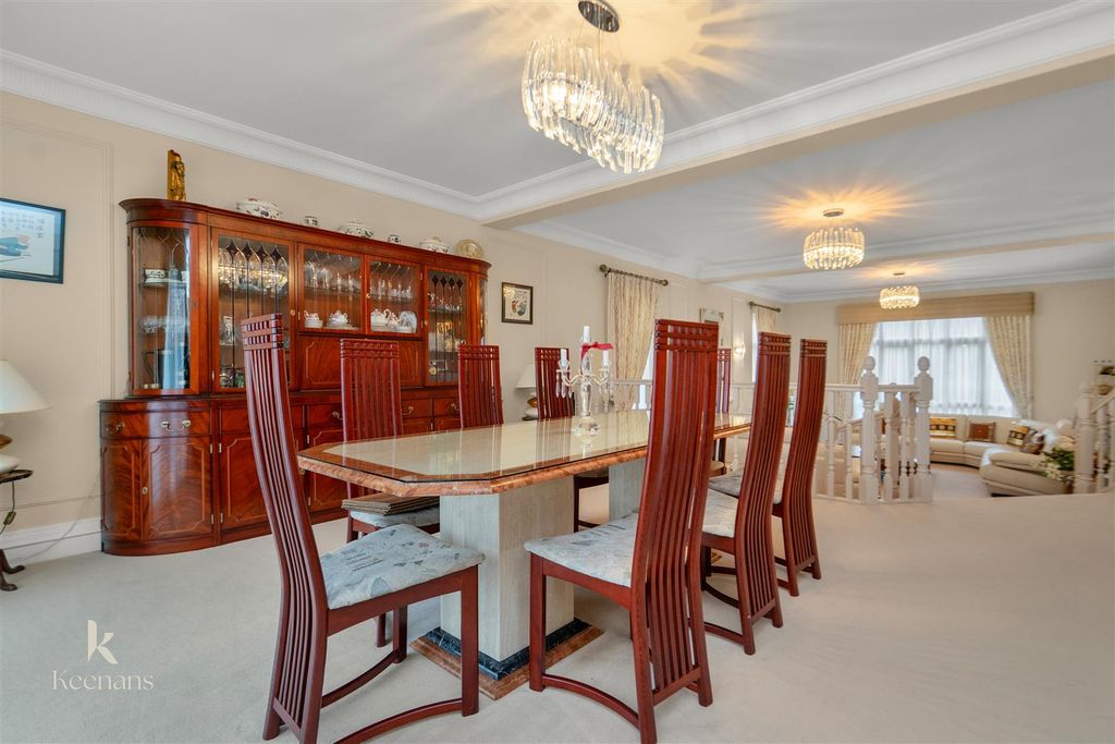 Property photo 3 of 46 14 Ringley Park 7.Jpg