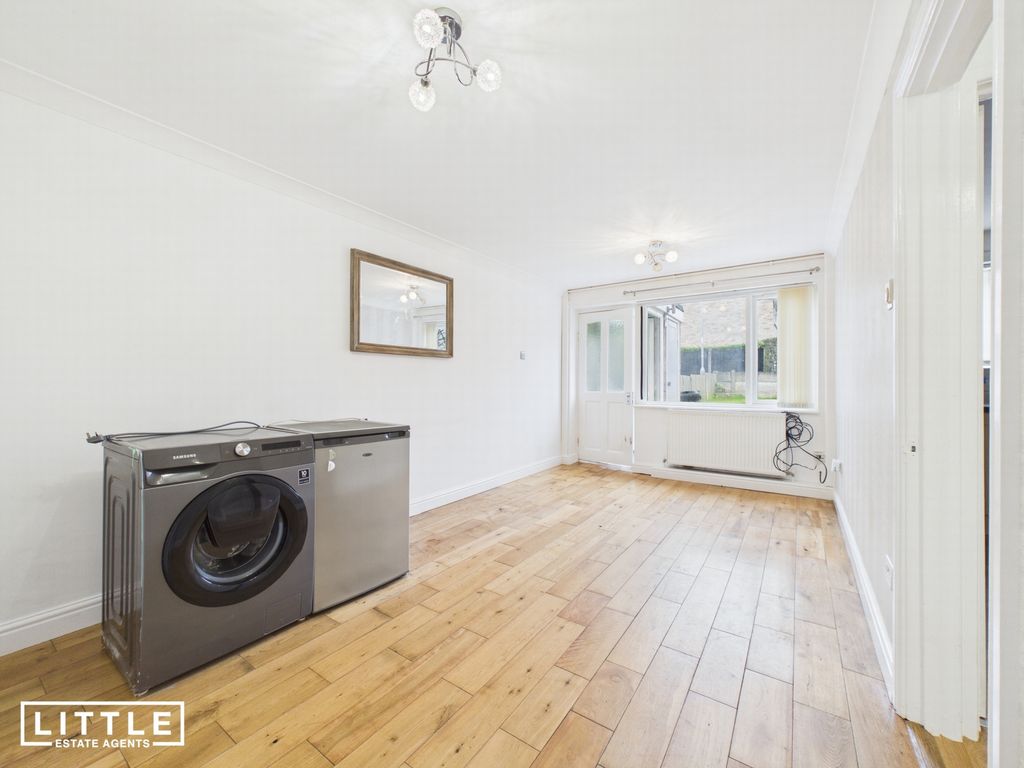 Property photo 3 of 12 Photo 2