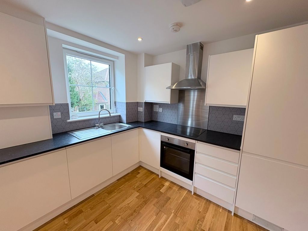 Property photo 2 of 9 Kitchen