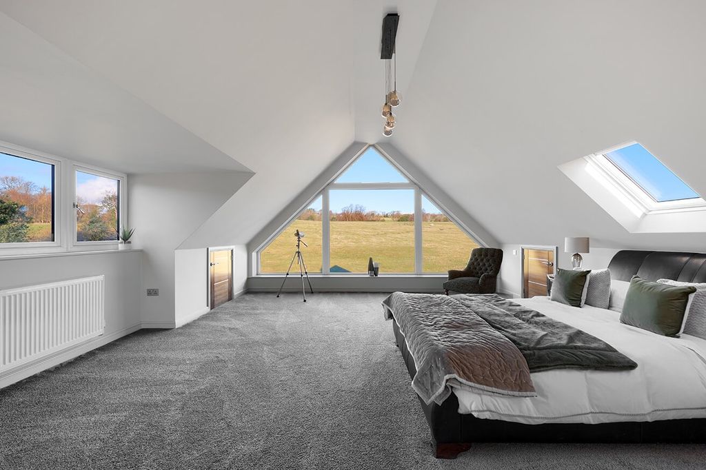 Property photo 2 of 30 3250789