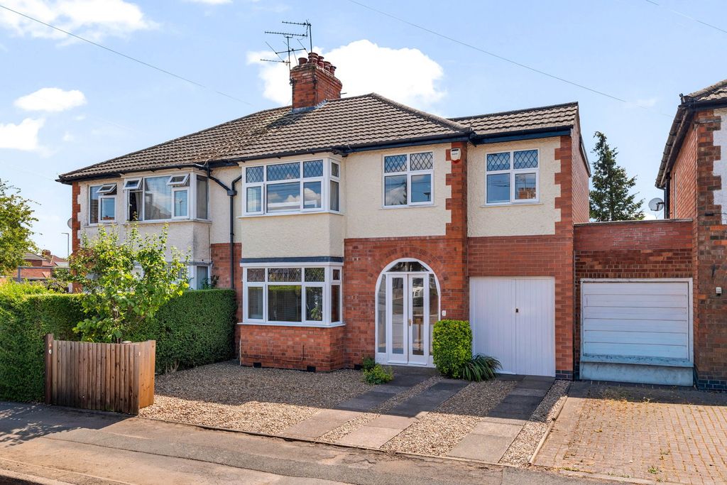 Property photo 1 of 28