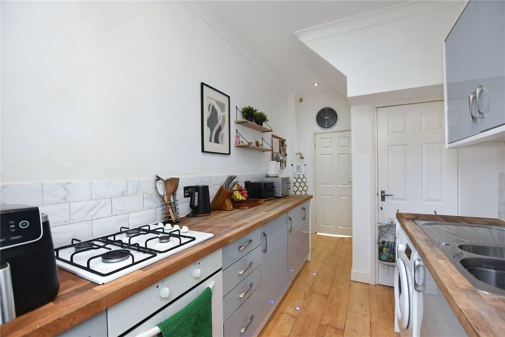 Property photo 3 of 13 Picture No. 25