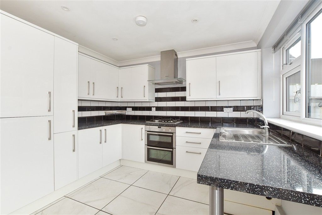 Property photo 2 of 13 Kitchen/Dining Room