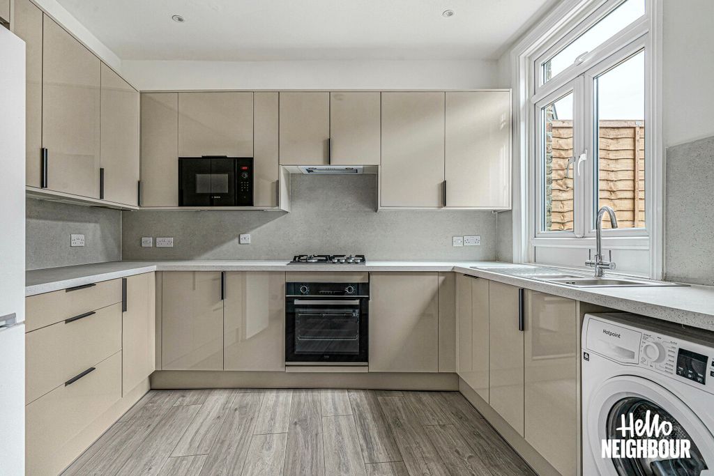 Property photo 3 of 24 Photo 2