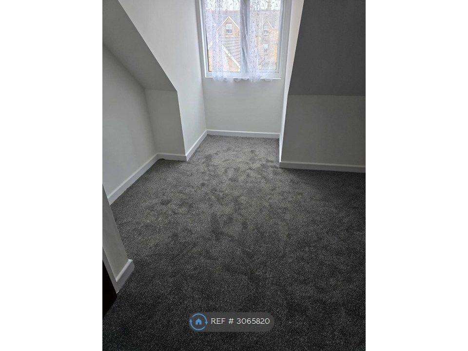 Property photo 2 of 33