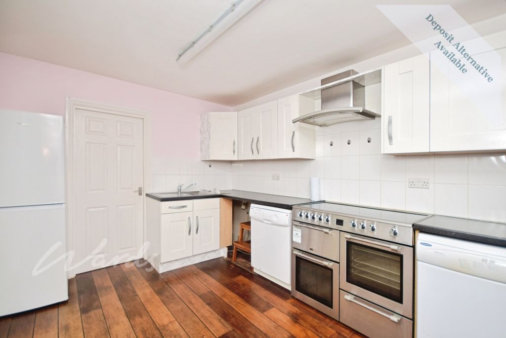 Property photo 2 of 7 Kitchen