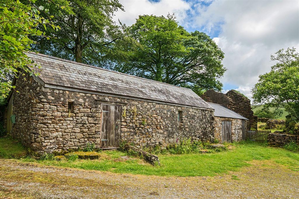 Property photo 3 of 46 Stone Barn