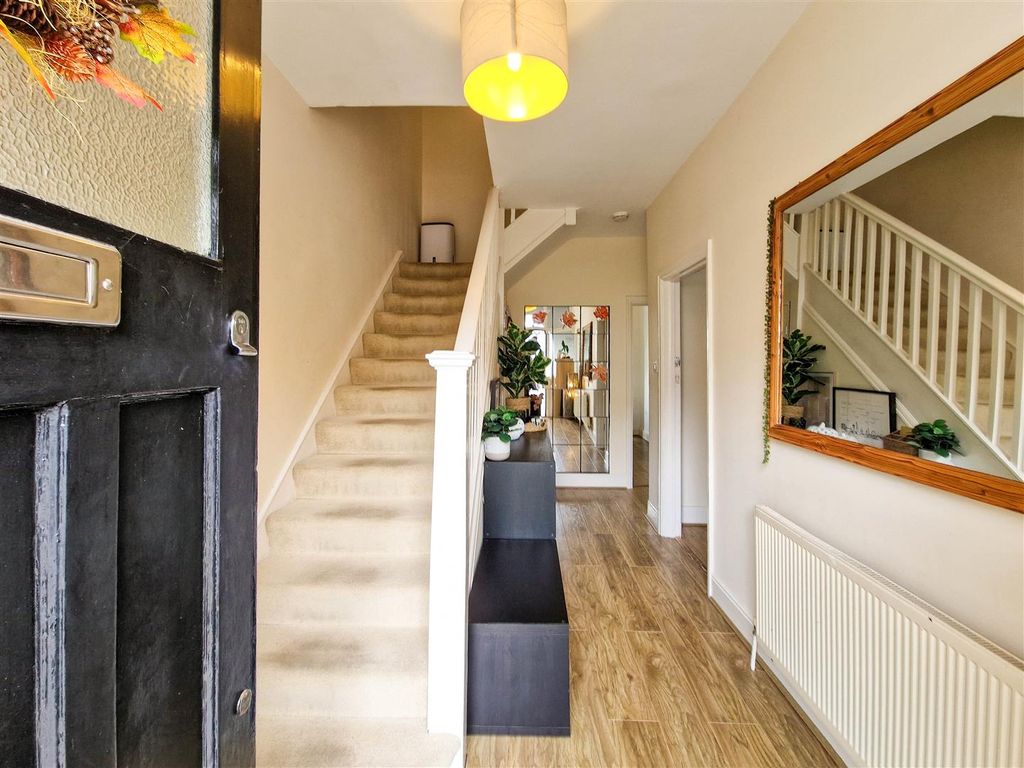 Property photo 2 of 15 Entrance Hallway