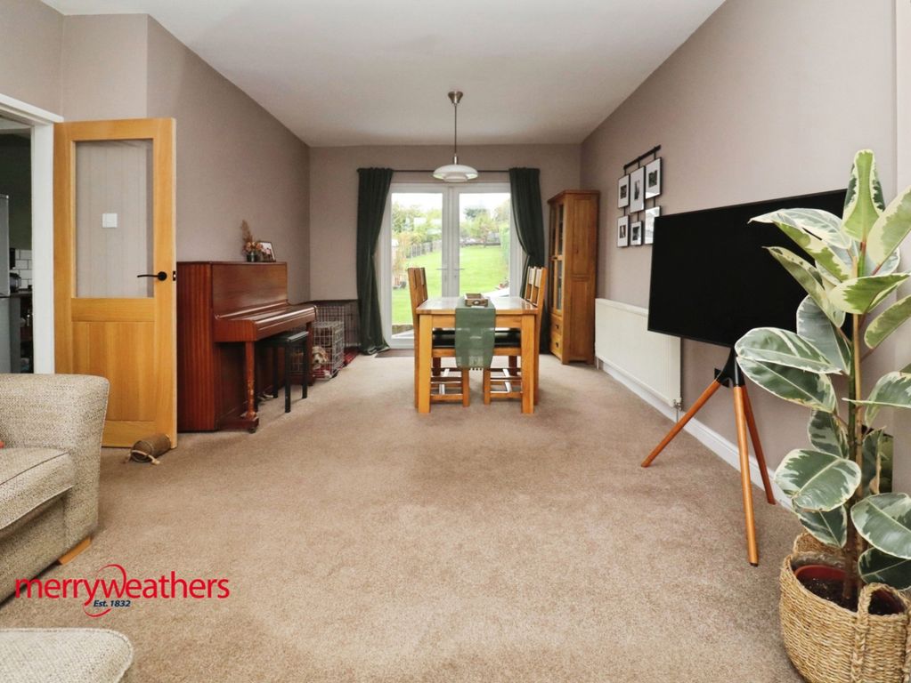 Property photo 3 of 14 Lounge Dining Room