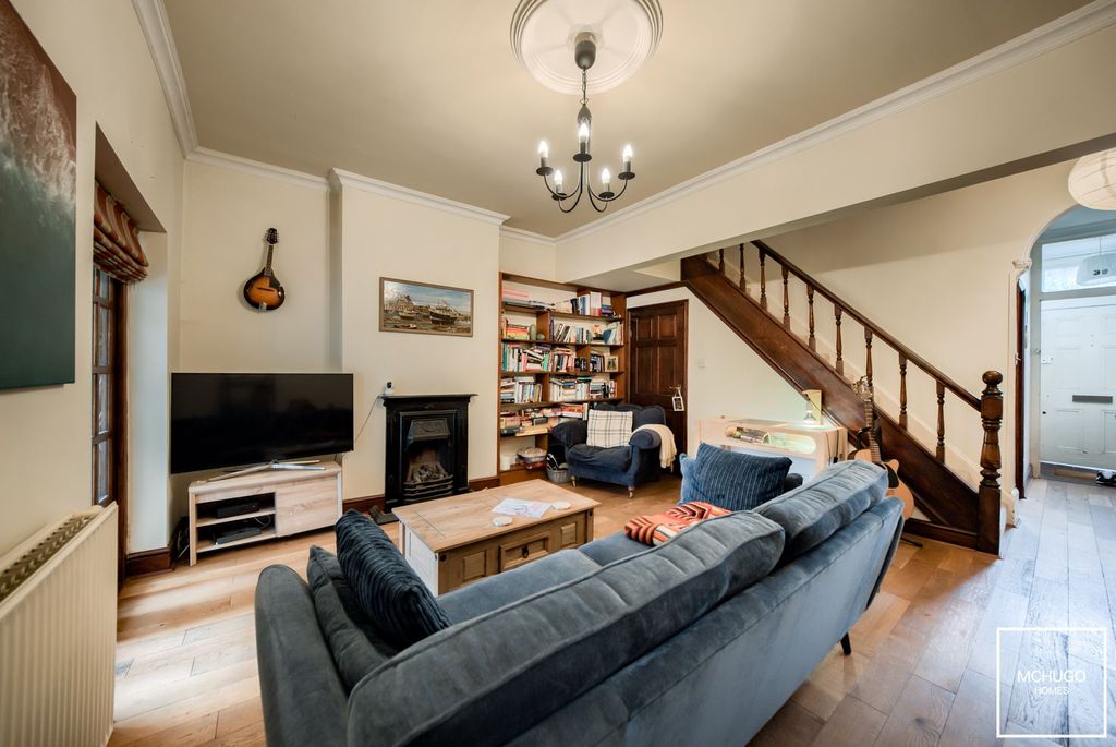 Property photo 2 of 16