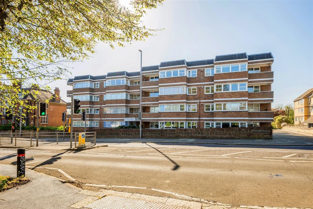 Property photo 1 of 14 87 The Drive-1.Jpg