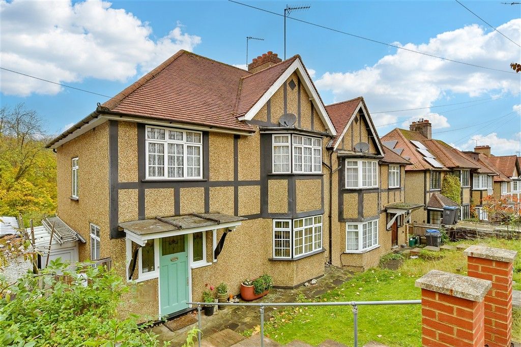 Property photo 1 of 11 Front