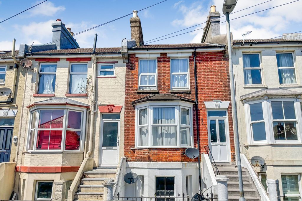 Property photo 1 of 11 4 Aldborough Road, St. Leonards-On-Sea East Sussex    Tn37 6Se