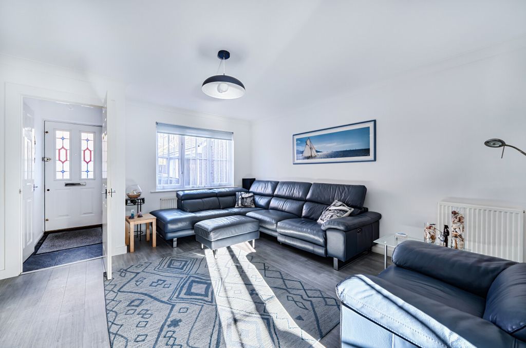 Property photo 3 of 11 1395359-5-695Bc56...