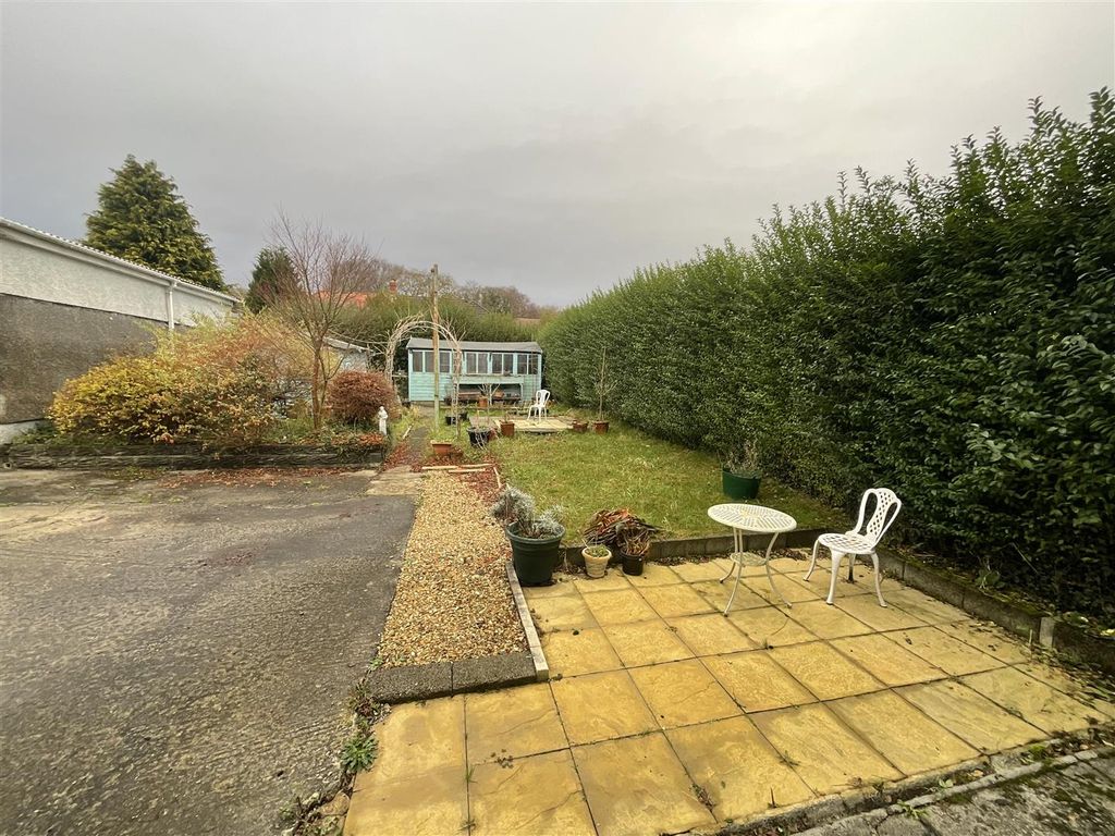 Property photo 3 of 16 Img_2025.Jpg