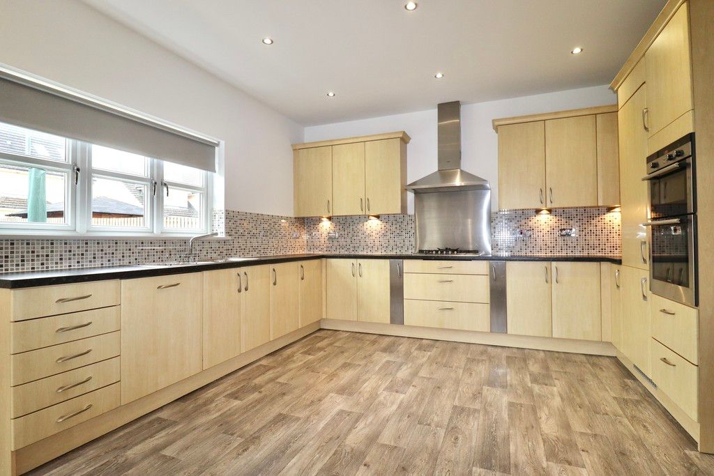 Property photo 2 of 35