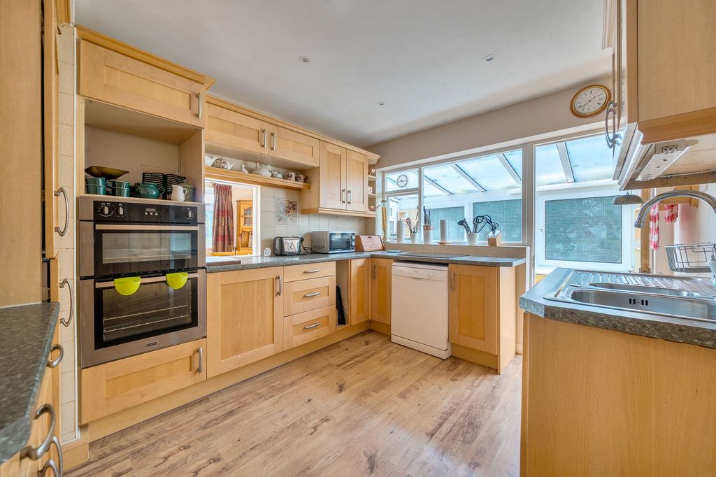 Property photo 2 of 24