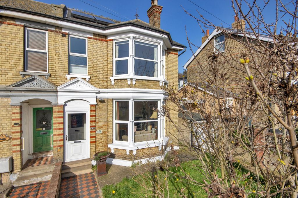 Property photo 1 of 21