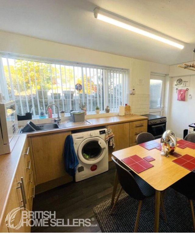 Property photo 2 of 18 Picture No. 11