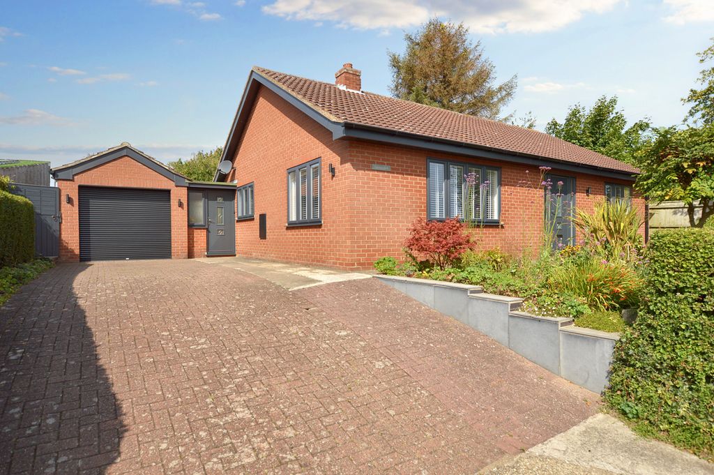Property photo 1 of 35