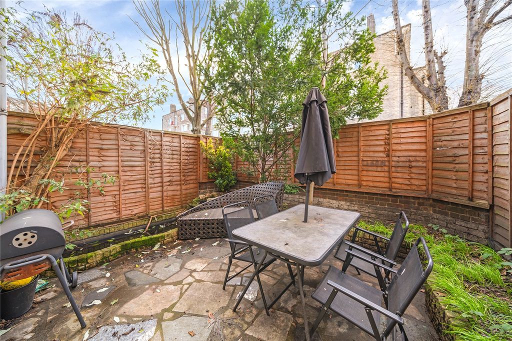 Property photo 2 of 13 Picture No. 11