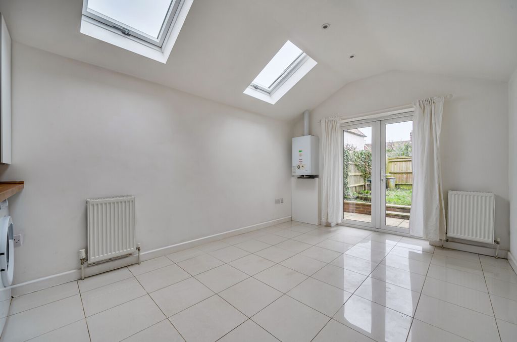 Property photo 3 of 26 1416909-21-6995c5...