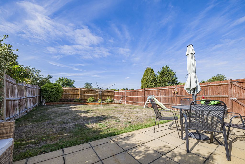 Property photo 2 of 28