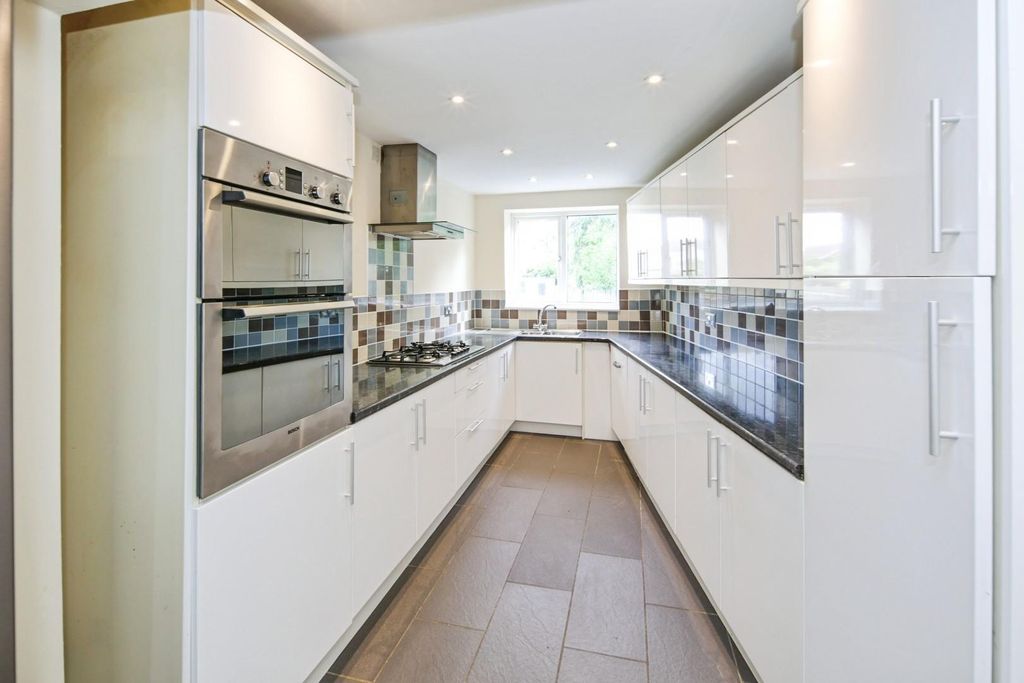 Property photo 2 of 20 166-8.Jpg