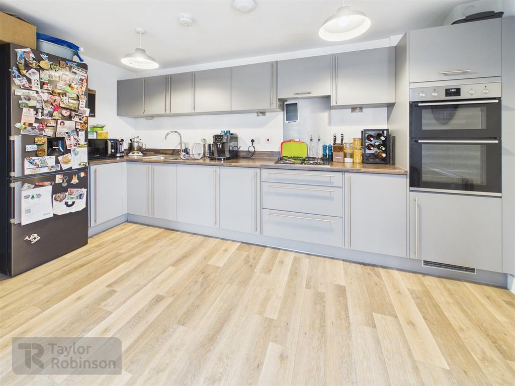 Property photo 2 of 9 Cam02600G0-Pr0653-Still008.Jpg