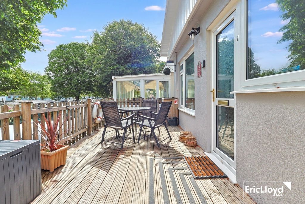 Property photo 2 of 11 Photo 13