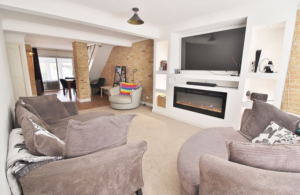 Property photo 2 of 19