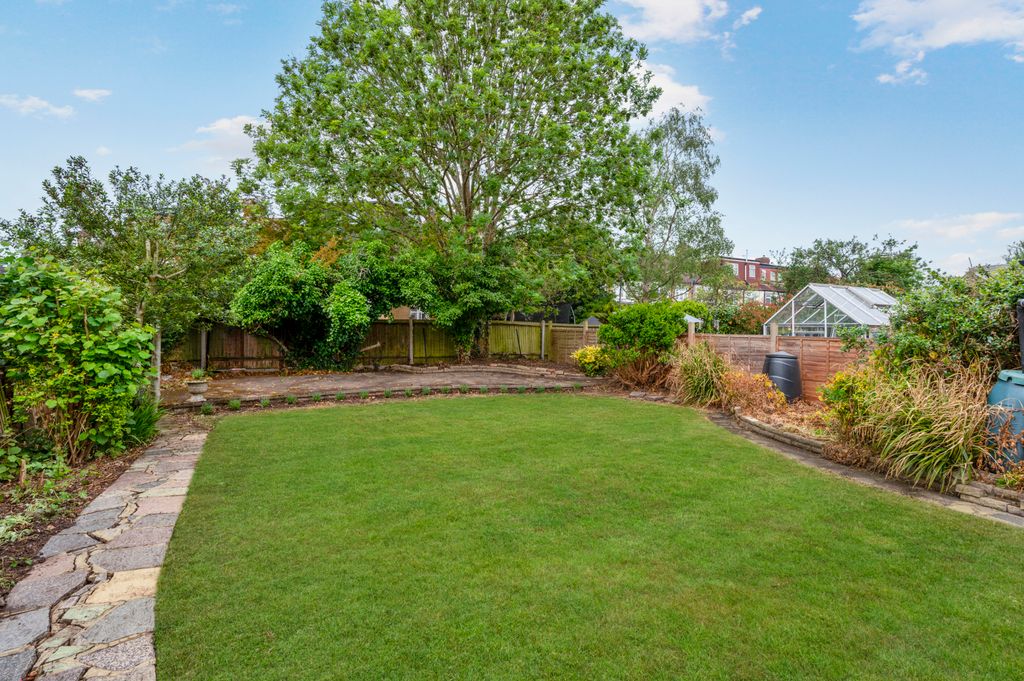 Property photo 2 of 20 Picture No. 25