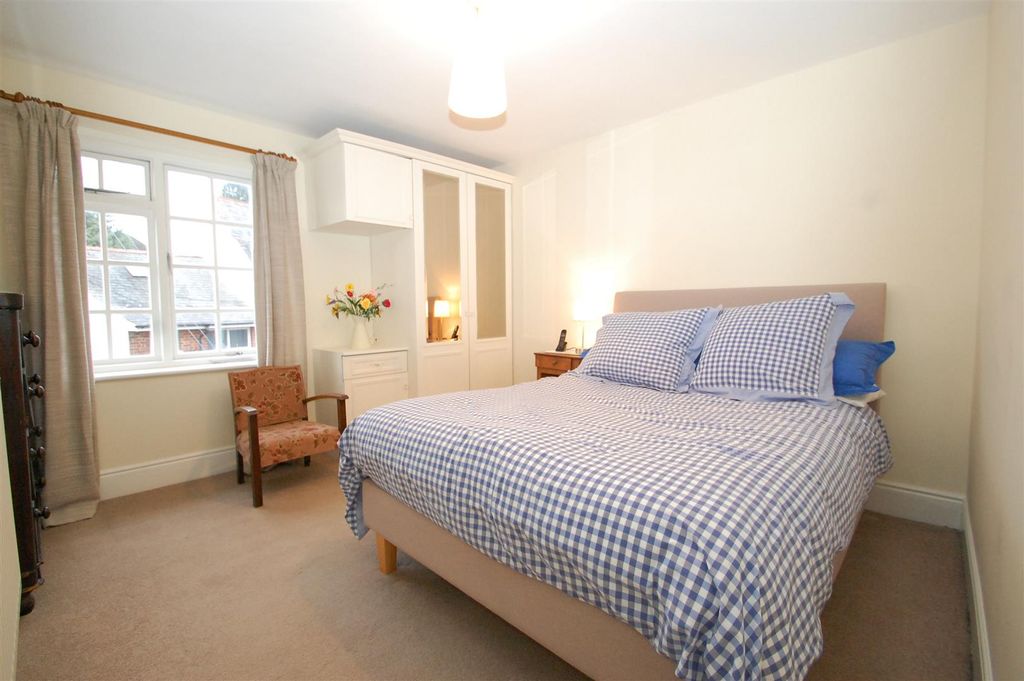 Property photo 3 of 8 Bedroom