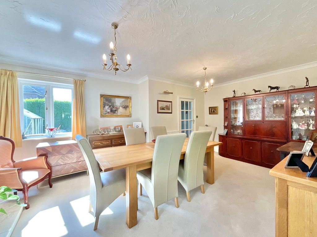Property photo 2 of 31