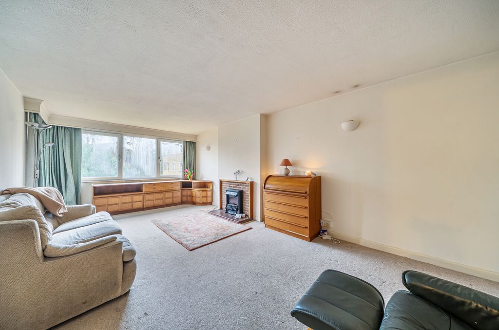 Property photo 2 of 11 1419174-8-699c7c2...