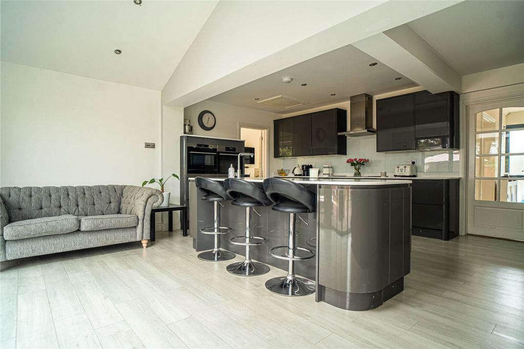 Property photo 3 of 22 Kitchen