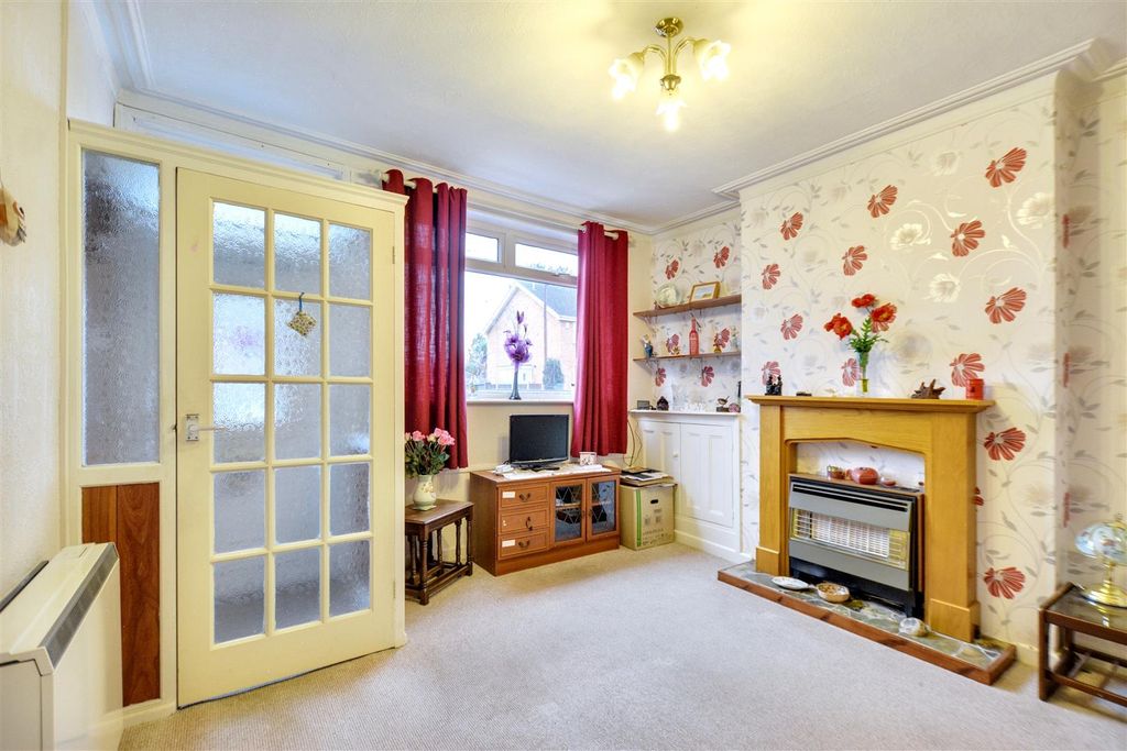 Property photo 2 of 16 Living Room