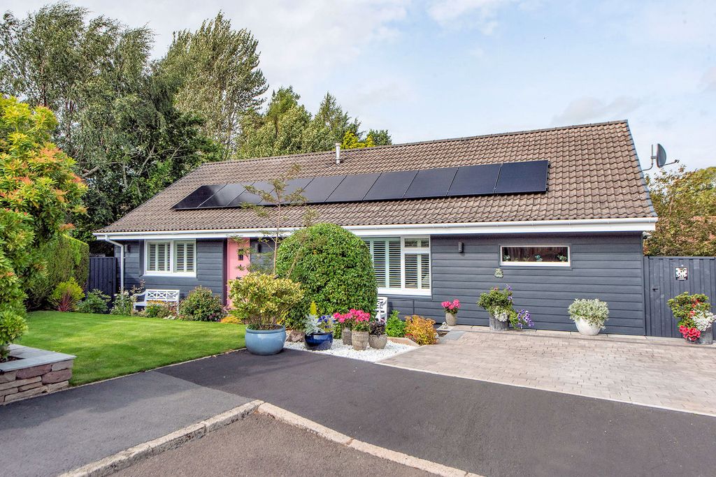 Property photo 1 of 42