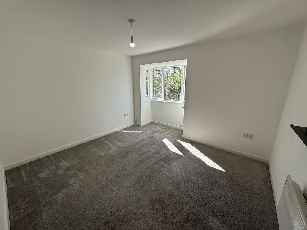 Property photo 2 of 5 Lounge