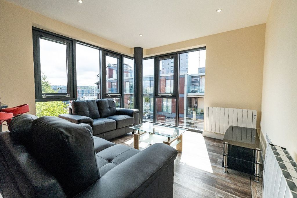 Property photo 3 of 11