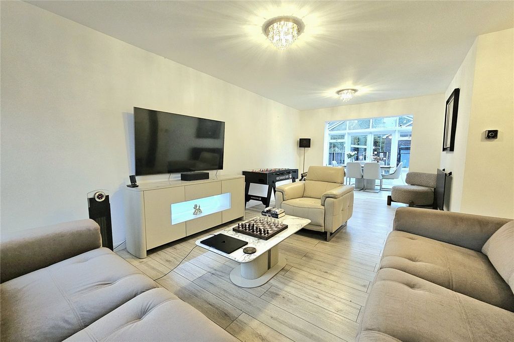 Property photo 2 of 14 Picture No. 11